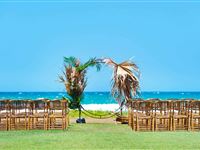 Beach Wedding - BreakFree Aanuka Beach Resort